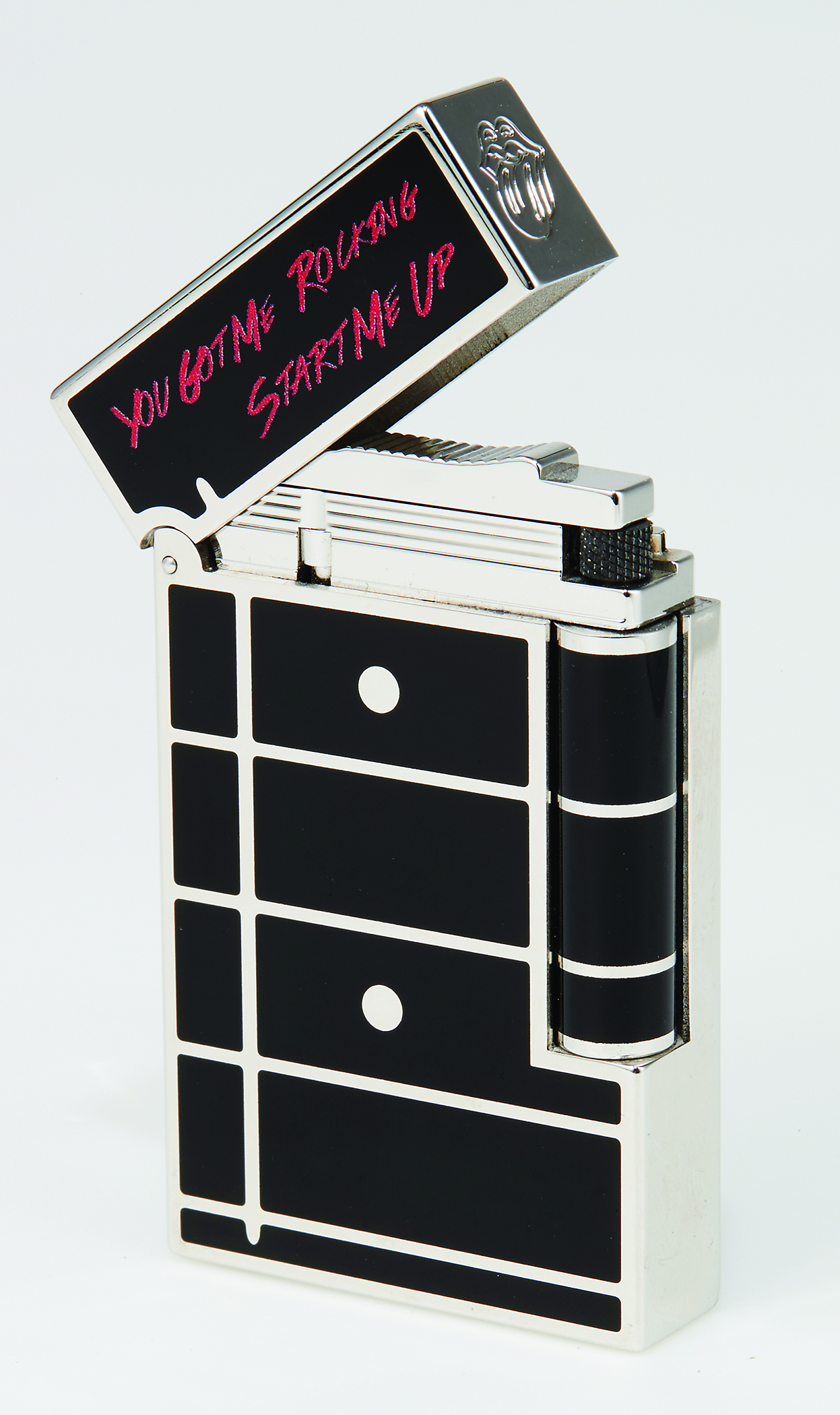 롤링스톤즈 리미티드 에디션 라이터는 2백79만원으로 S. T. Dupont