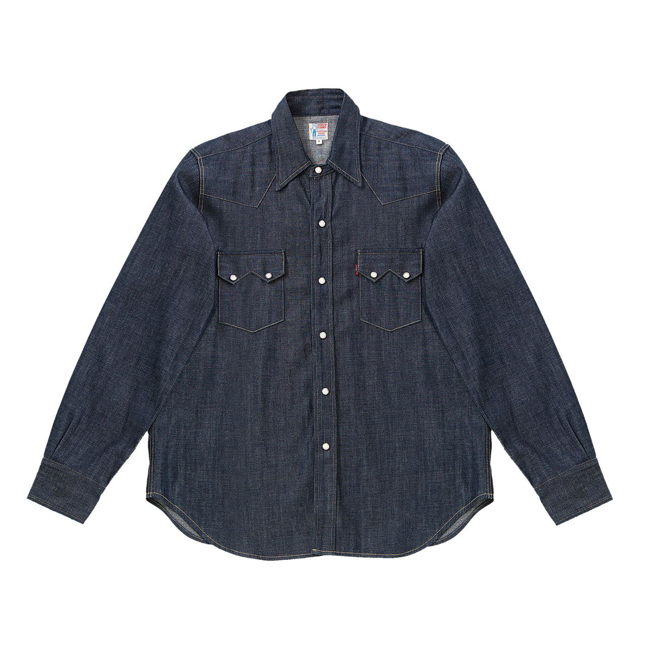 클래식한 로 데님 셔츠는 34만9천원으로 Levi’s