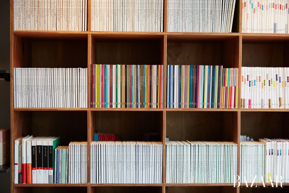 시집 전문 서점 ＇위트 앤 시니컬＇