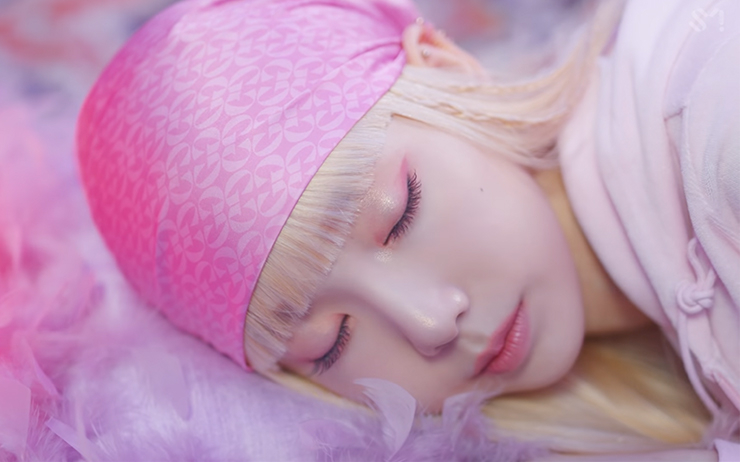 태연 WEEKEND M/V