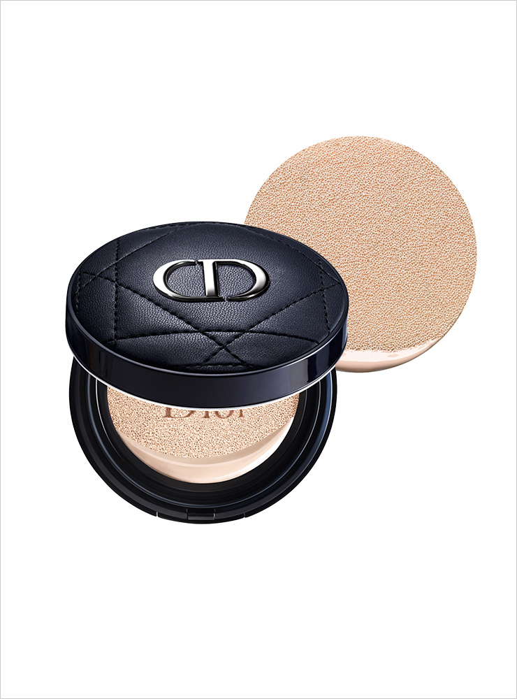 Dior 디올 포에버 퍼펙트 쿠션 8만1천원대.