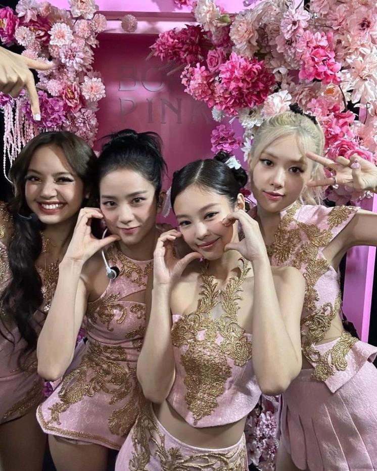 @roses_are_rosie