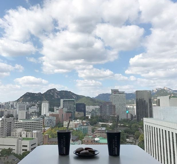 커피앤시가렛 인스타그램 @coffeeandcigarettes1706