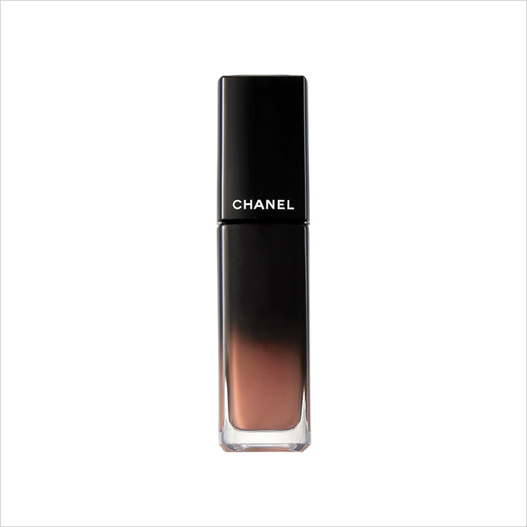 Chanel 루쥬 알뤼르 라끄, 62 스틸 4만6천원.(10월 출시 예정)