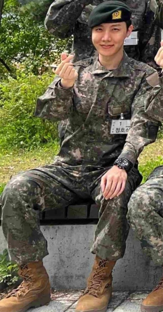 사진 / 더 캠프 36사단 카페