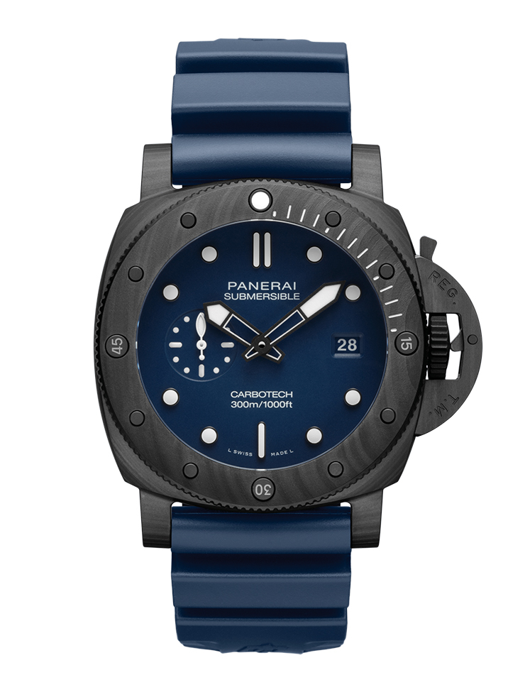 ‘섭머저블 쿼란타콰트로 카보테크™ 블루 아비소’ 워치는 Panerai. 