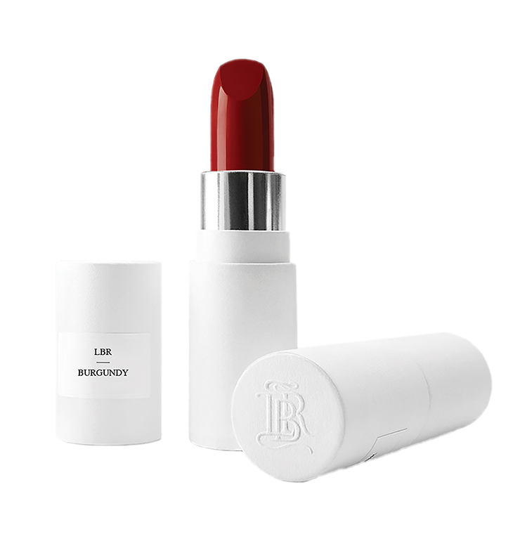 레드 립스틱은 La Bouche Rouge Paris.