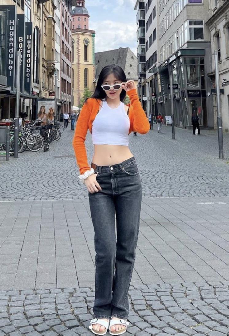 Instagram @_yujin_an