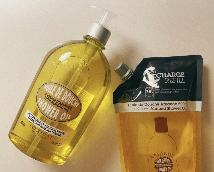 L’occitane 아몬드 모이스쳐라이징 샤워 오일과 리필용 제품
