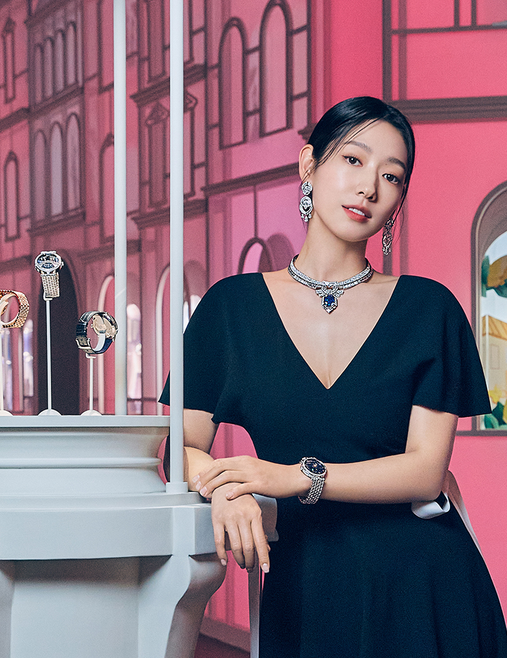 반클리프 아펠의 <사랑의 다리에서 마주하는 시간의 서사시> 이벤트에 참석한 배우 박신혜.