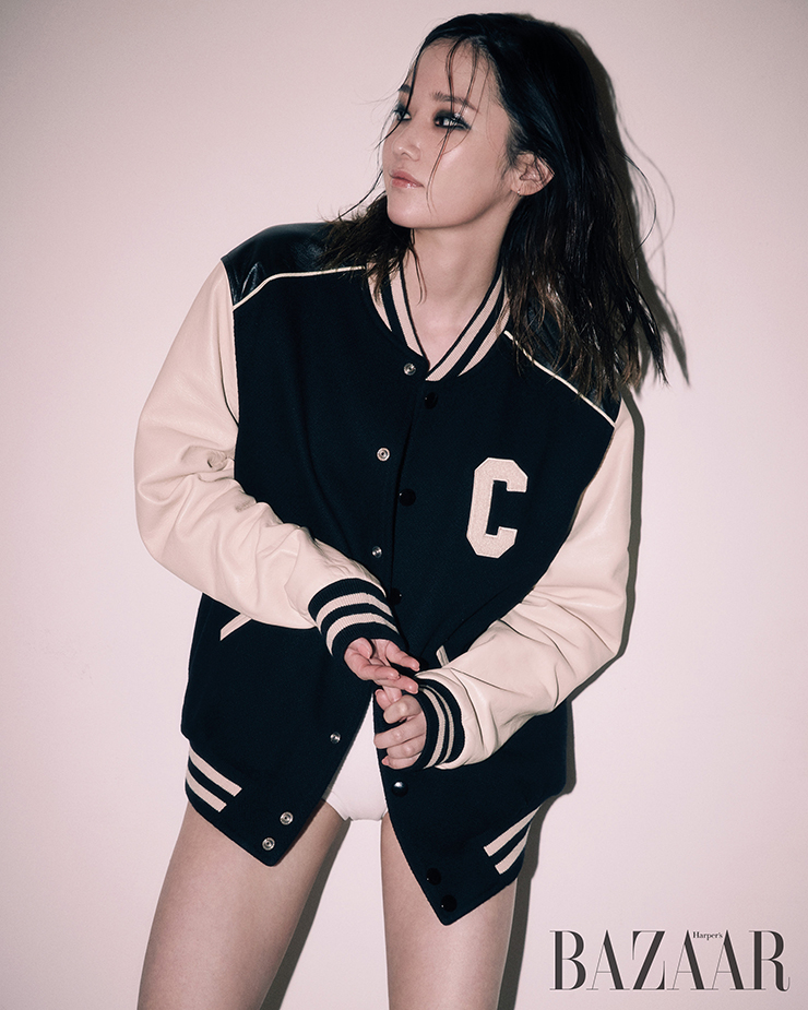 스윔수트는 Daze Dayz. 재킷, 양말은 Celine. 스니커즈는 스타일리스트 소장품.