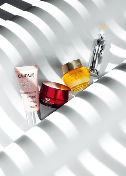 (왼쪽부터) Caudallie 레스베라트롤 아이 리프팅 밤 6만5천원, SK-II R.N.A. 파워 아이크림 13만원대, L’Occitane 이모르뗄 디바인 아이밤 10만원, CNP Rx 스킨 리바이브 비타 에이 콘투어 아이크림 4ea, 14만원