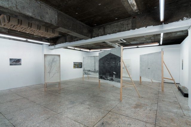 산수문화. 김학량, 정재호 2인전 ＇자화상＇ 전시 전경, 2018.