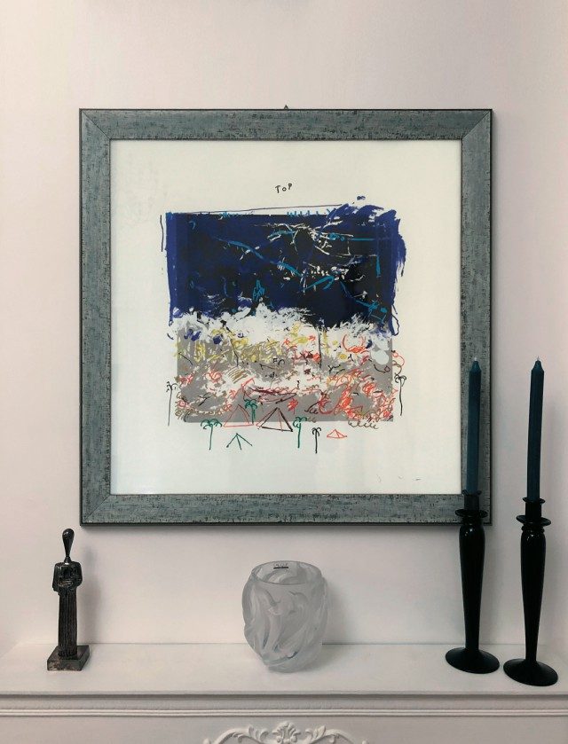 마리오 스키파노(Mario Schifano)의 리소그래피, ‘피라미드’(1988).