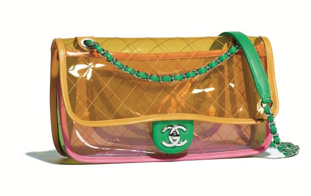 멀티 컬러의 PVC 소재가 싱그러운 느낌을 주는 11.12 백.