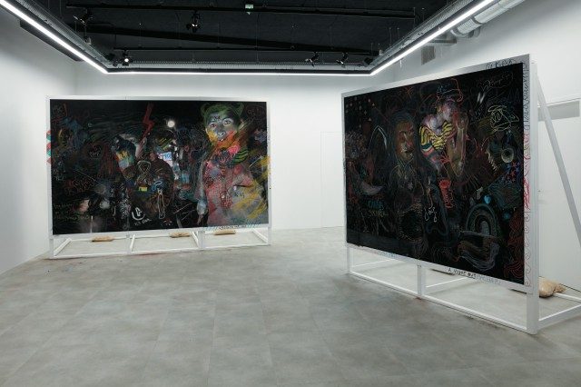 호텔 지하에 위치한 150 평방미터의 전시 공간 드로잉 랩에 전시된 발렌틴 반 더 묄렌의 작품.