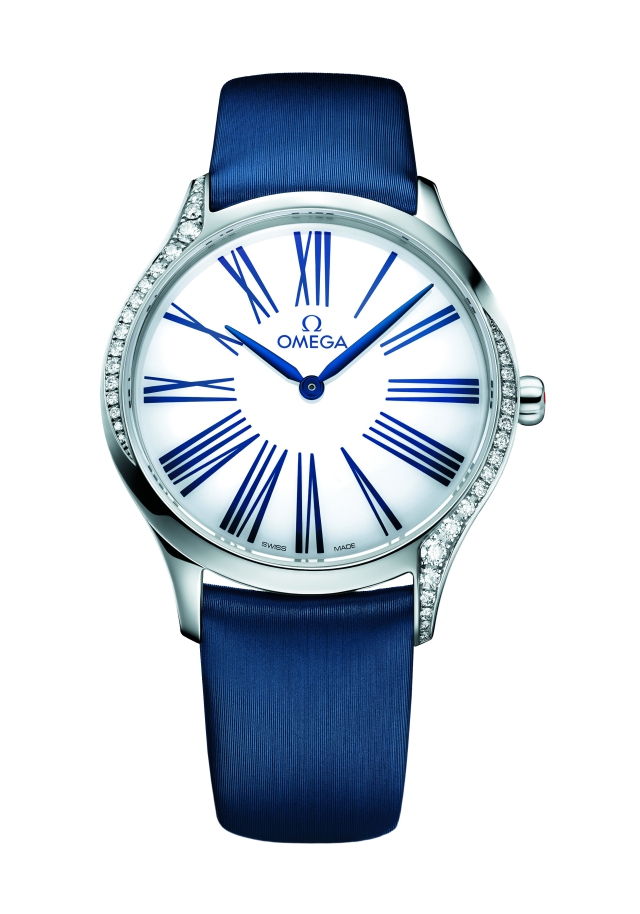 청명한 블루 컬러로 룩에 포인트를 줄 수 있는 36mm 사이의 트레저 워치는 Omega