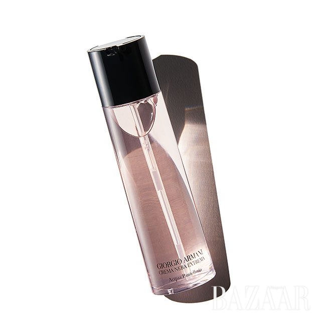 Giorgio Armani크레마 네라 아쿠아 판텔레리아 안티-옥시던트 트리트먼트 로션 19만원대.