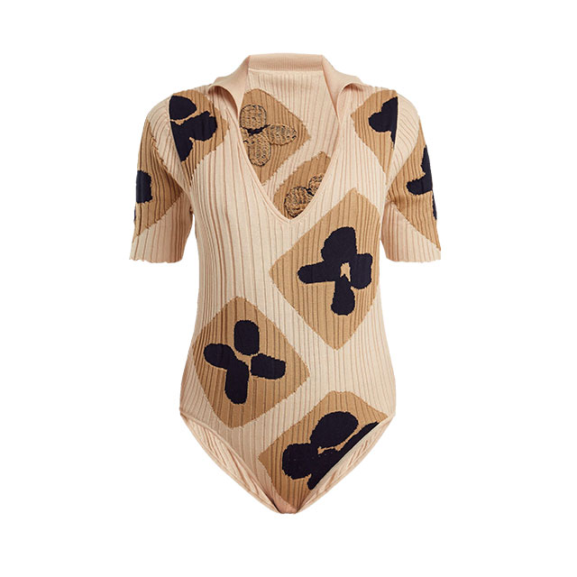 에스닉한 패턴의 보디 수트는 Jacquemus 