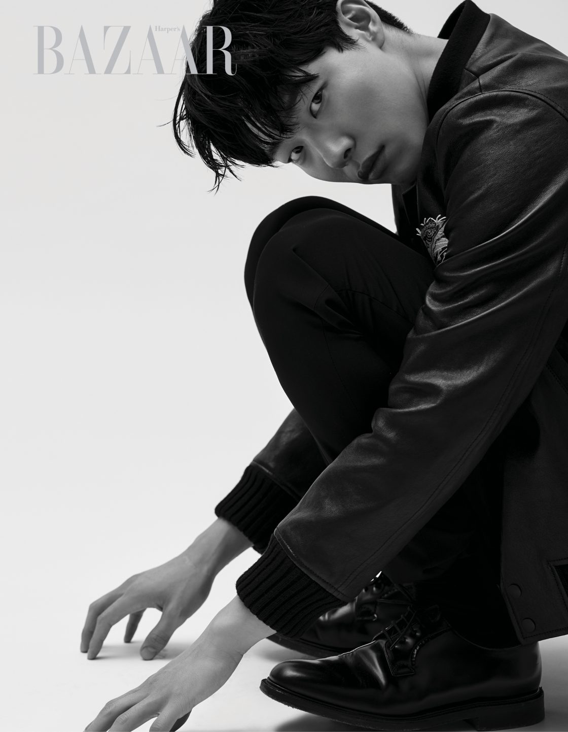 블루종은 Gucci, 팬츠는 Lanvin by Koon 제품.