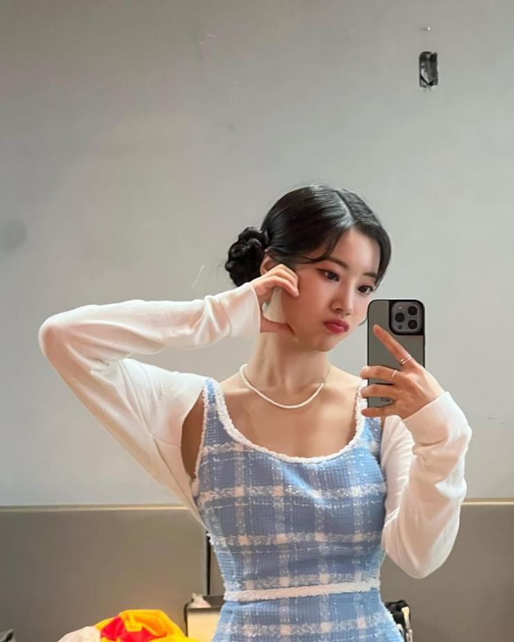instagram @dahhyunnee