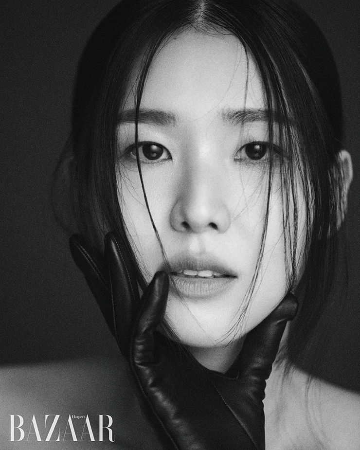 가죽 장갑은 The Row.