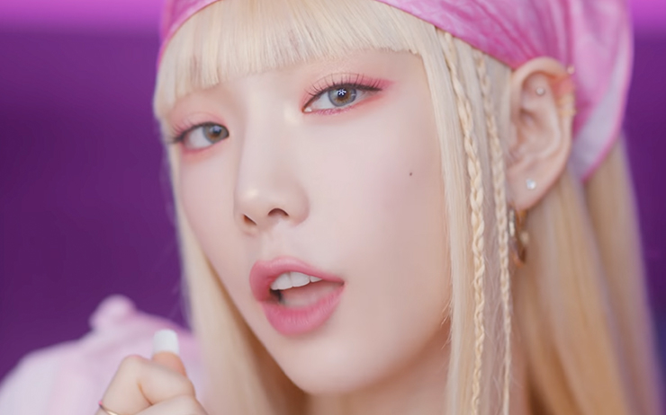 태연 WEEKEND M/V