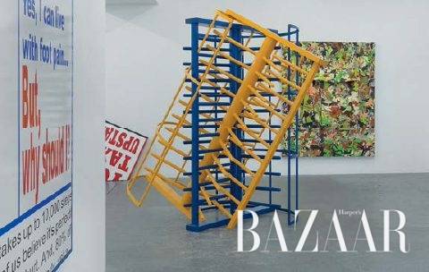 메이페어에 있는 사디 콜스 HQ에서 열리고 있는 보르나 사막의 작품 설치 전경(Copyright the artist, courtesy Sadie Coles HQ, London)