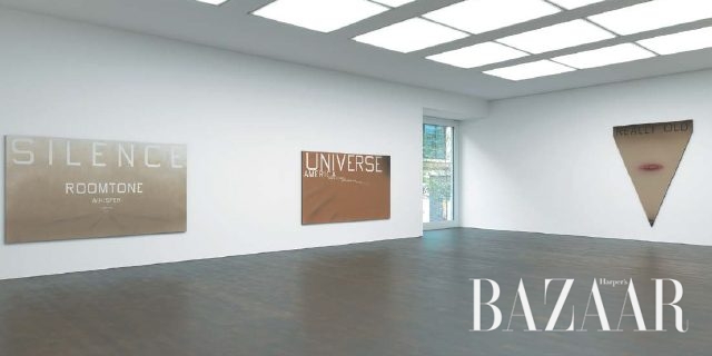 가고시안 갤러리에서 이란 타이틀로 열리고 있는 에드 루샤의 작품 설치 전경 (ⓒ Ed Ruscha. Courtesy Gagosian. Photo: Mike Bruce)