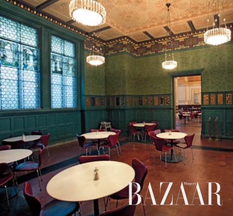 윌리엄 모리스 룸으로 불리는 V&A 뮤지엄의 레스토랑 (© Victoriaand Albert Museum, London)