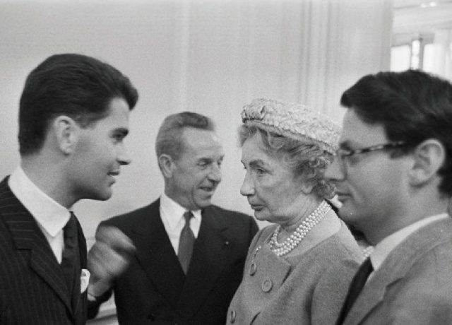 1958년 칼 라거펠트와 당시 '바자' 에디터였던 카멜 스노와 리처드 애버던.