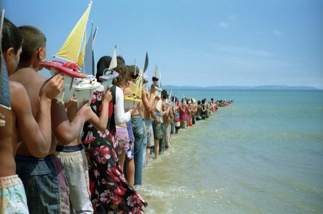 ‘지브롤터 항해일지’, 2008, 지브롤터 해협, 모로코-스페인, 2 채널 비디오 프로젝션, 각 7분 44초.
