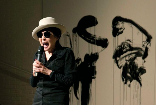 2013년 소리 지르기 퍼포먼스.