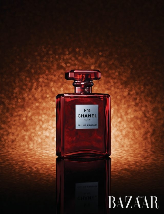 Chanel N°5 오 드 빠르펭 레드 에디션 100ml, 25만3천원.