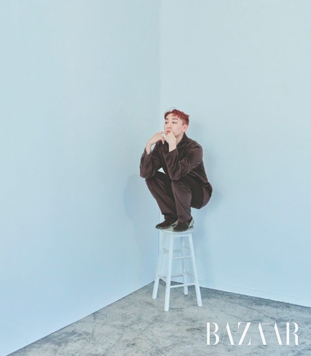 벨벳 톱과 팬츠는 모두 Cos, 슈즈는 본인 소장품.