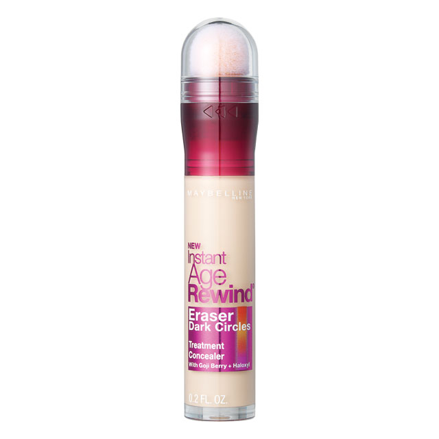 Maybelline New York 에이지 리와인드 컨실러 스펀지 팁이 달려 있어 수정 메이크업할 때 좋다. 1만6천원.