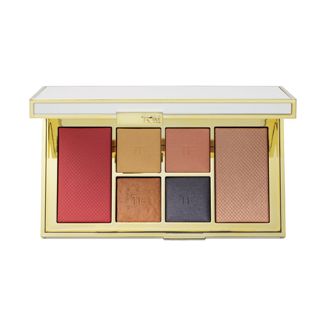 Tom Ford 쏠레이 아이 앤 치크 팔레트 윈터 2018 멀티 팔레트 하나면 T.P.O에 맞게 메이크업을 바꿀 수 있다.
18만원.