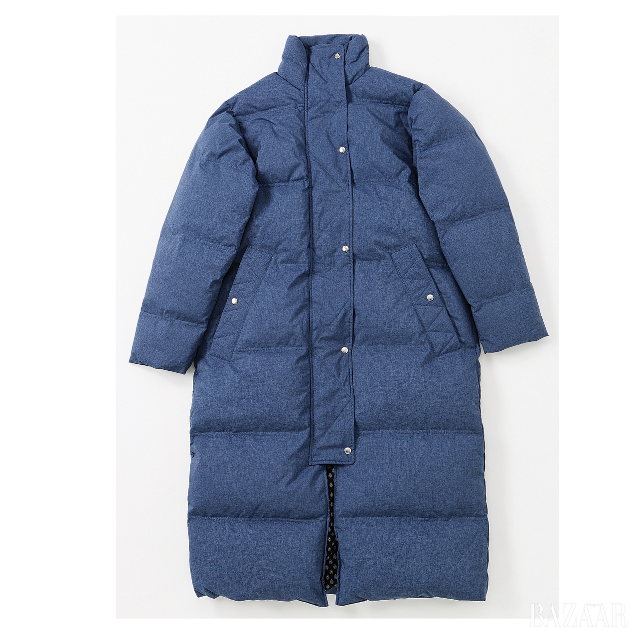 간결한 디자인이 돋보이는 롱 패딩 코트는 1백9만원으로 <strong>Phillip Lim by BOONTHESHOP</strong>