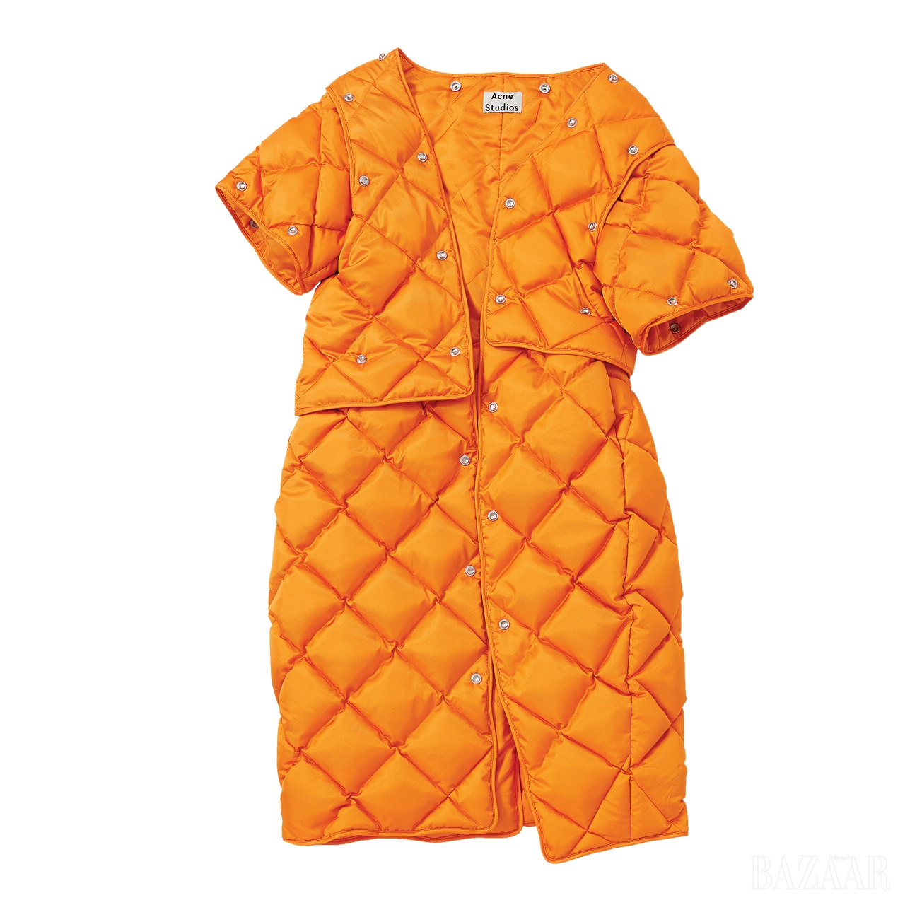 레이어링하기좋은 산뜻한 컬러의 패딩 원피스는 1백59만원으로 <strong>Acne Studios</strong>