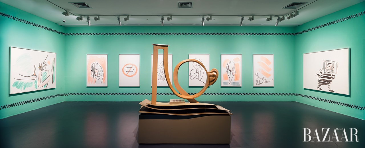 유즈 뮤지엄에 전시된 카밀 헨롯(Camille Henrot)의 ‘Hello & Thank You’