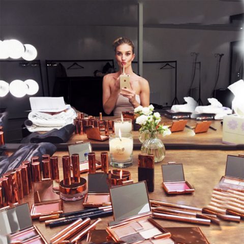 로지 헌팅턴 휘틀리의 뷰티 다이어리 - 하퍼스 바자 Harper's BAZAAR Korea 2017년 2월호