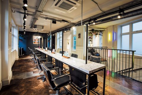 런던에 있는 조지 노스우드의 살롱