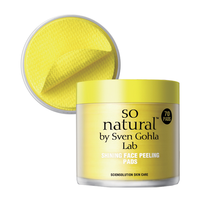 <strong>So Natural</strong> 샤이닝 페이스 필링 패드 오돌토돌한 면으로 얼굴을 닦아내면 각질이 말끔히 사라지며 바하 성분이 들어 있어 지성이나 트러블 타입에 더욱 효과적이다. 1만5천원