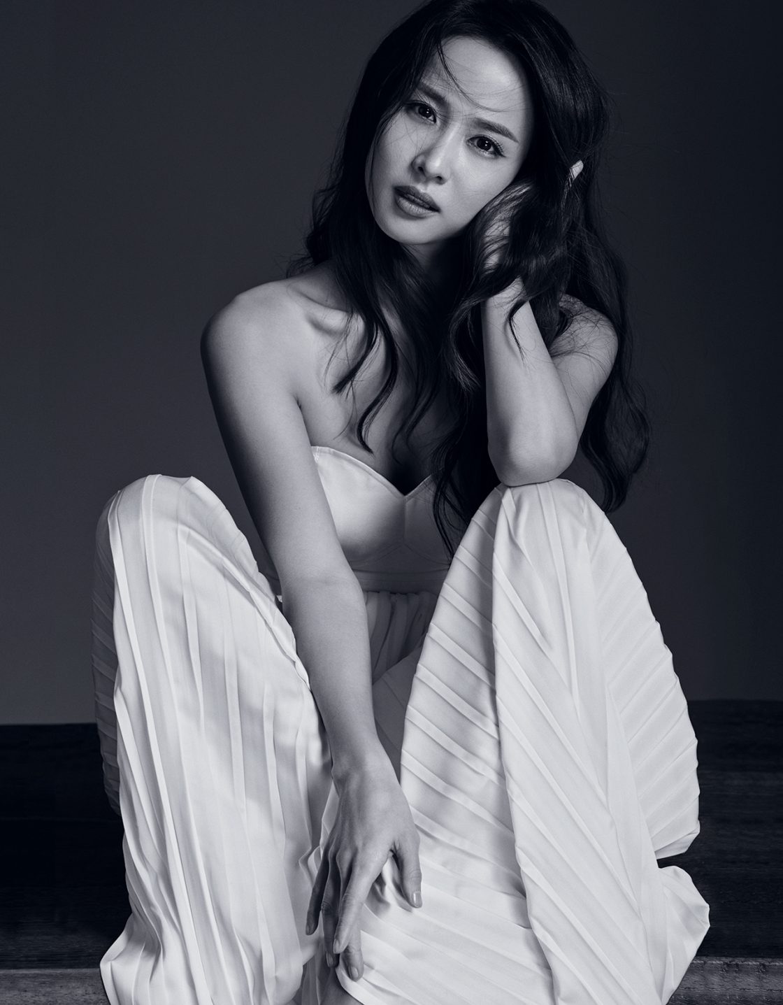 울 소재의 뷔스티에는 Recto 제품.