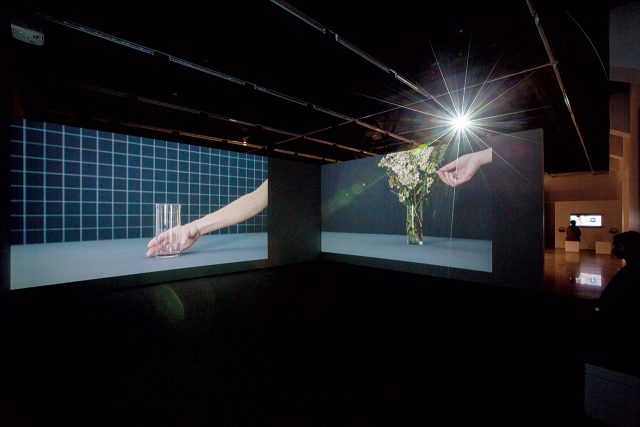 ‘Sonatas’, 2016, 7분 9초, 3 채널 HD (1080p) 비디오, 6 채널 오디오, 홍초선(Sound Design)과의 협업photo by Arko Art Centre