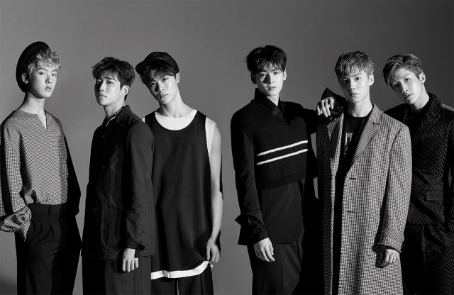 (왼쪽부터) 윤산하가 입은 셔츠는 Ordinary People, 쇼츠는 H&M, 베레는 Gentlemen Headwear.co by Worksout 제품. MJ가 입은 수트와 셔츠는 모두 Sacai 제품. 문빈이 입은 슬리브리스 티셔츠는 Nohant, 팬츠는 Sasquatchfabrix., 볼캡은 스타일리스트 소장품. 차은우가 입은 재킷과 팬츠는 모두 Rick Owens, 니트 베스트는 Trunk Project 제품. 라키가 입은 재킷과 레터링 티셔츠는 모두 Ordinary People, 팬츠는 Lanvin 제품. 진진이 입은 수트는 Munsoo Kwon, 티셔츠는 Clut Studio by Odd Gallery 제품.