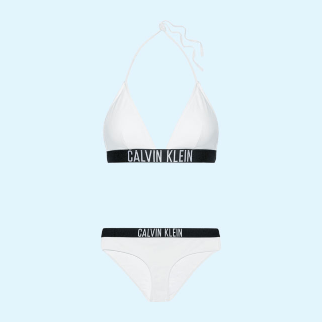 가슴과 허리에 스포티한 로고 밴드가 더해진 비키니는 가격 미정으로 Calvin Klein Swimwear