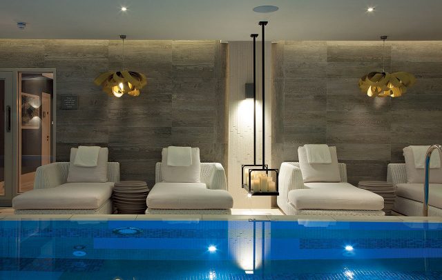 호텔 스파 - 하퍼스 바자