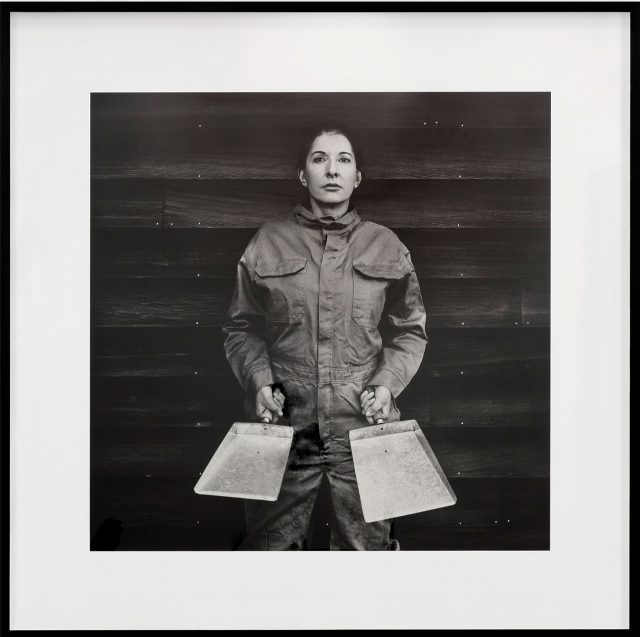 마리나 아브라모비치(Marina Abramovi ́c), ‘The Cleaner’, Fine art pigment print on Hahnemühle paper, 139×139cm © Marina Abramovi ́c . Courtesy Lisson Gallery. Photography: Dawn Blackman