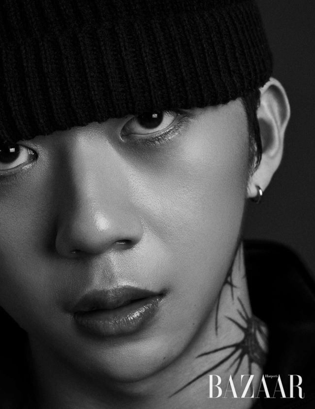 트랙 톱은 Astrid Andersen by Tom Greyhound, 비니는 개인 소장품.